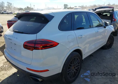 2017 Porsche Cayenne Platinum Edition z USA, uszkodzony, nr VIN WP1AA2A24HKA89034